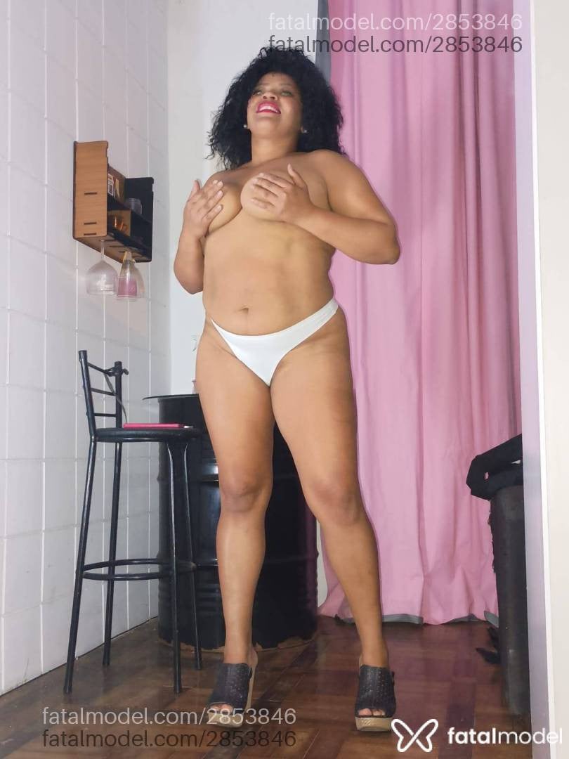 Acompanhante mulher morena (o) de olhos mel em Virtual - Mel