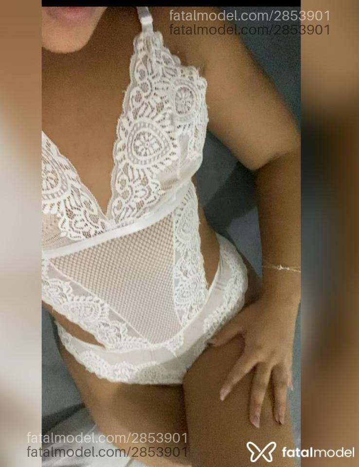 Acompanhante mulher com cabelo castanho de olhos mel em Araçatuba Acompanhante mulher com cabelo castanho de olhos mel em Araçatuba - Giovanna Adryelle