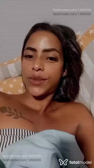 Acompanhante homem trans com cabelo castanho de olhos castanhos em Bertioga - Sabrina Kaylier