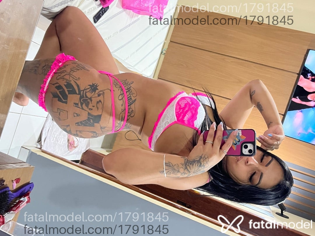 Acompanhante mulher morena (o) de olhos castanhos em São Paulo - Maya