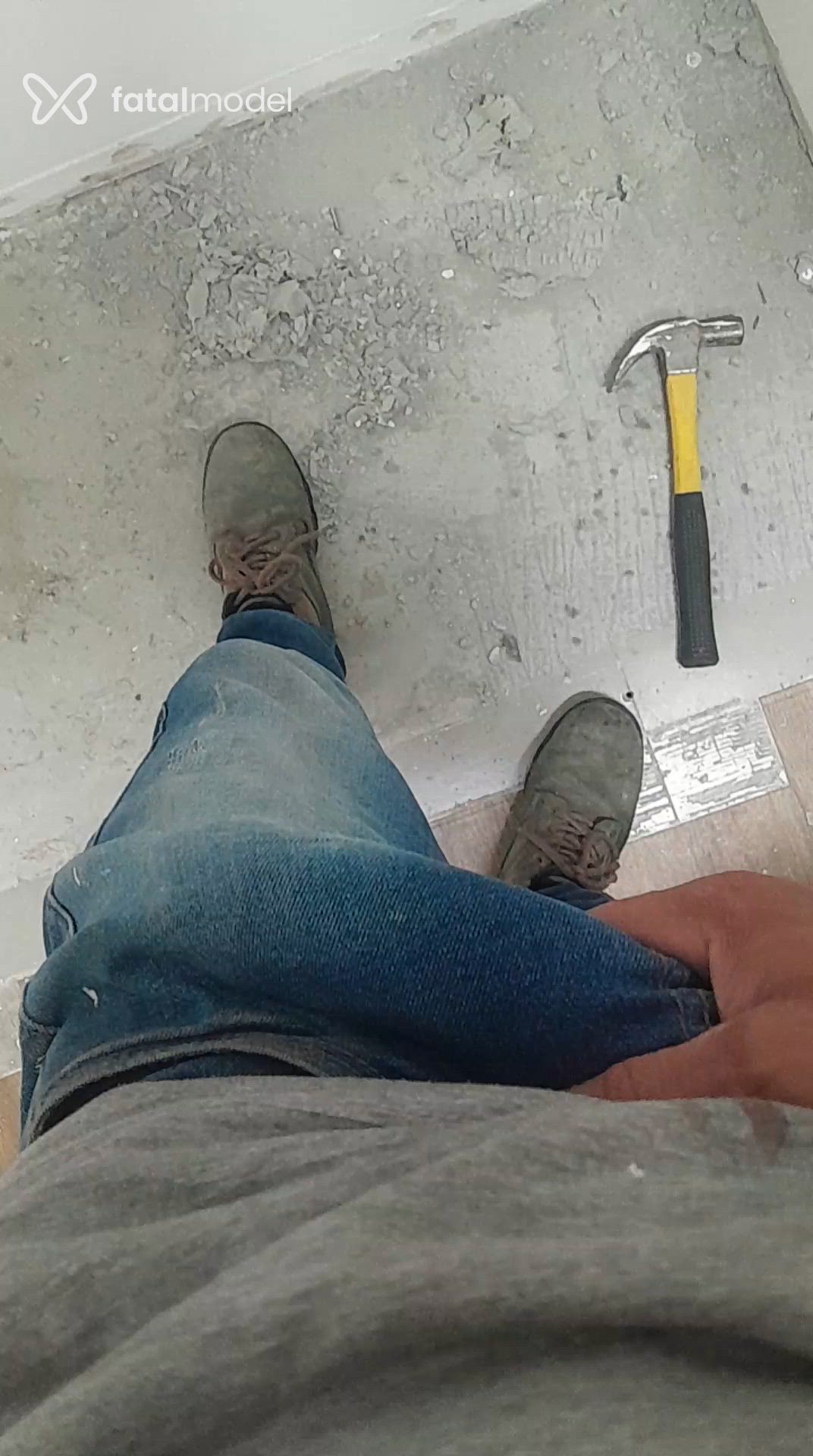Acompanhante homem com cabelo castanho de olhos pretos - Libriano Acompanhante homem com cabelo castanho de olhos pretos - Libriano