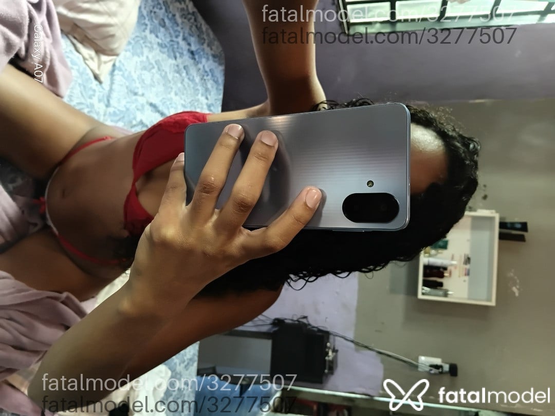 Acompanhante mulher com cabelo castanho de olhos castanhos em Londrina - Louise