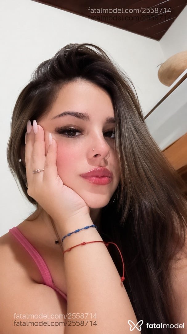 Acompanhante mulher loira (o) de olhos castanhos em Santos - Issis Maia