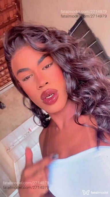 Acompanhante mulher trans morena (o) de olhos castanhos em Jataí Acompanhante mulher trans morena (o) de olhos castanhos em Jataí - Gisele