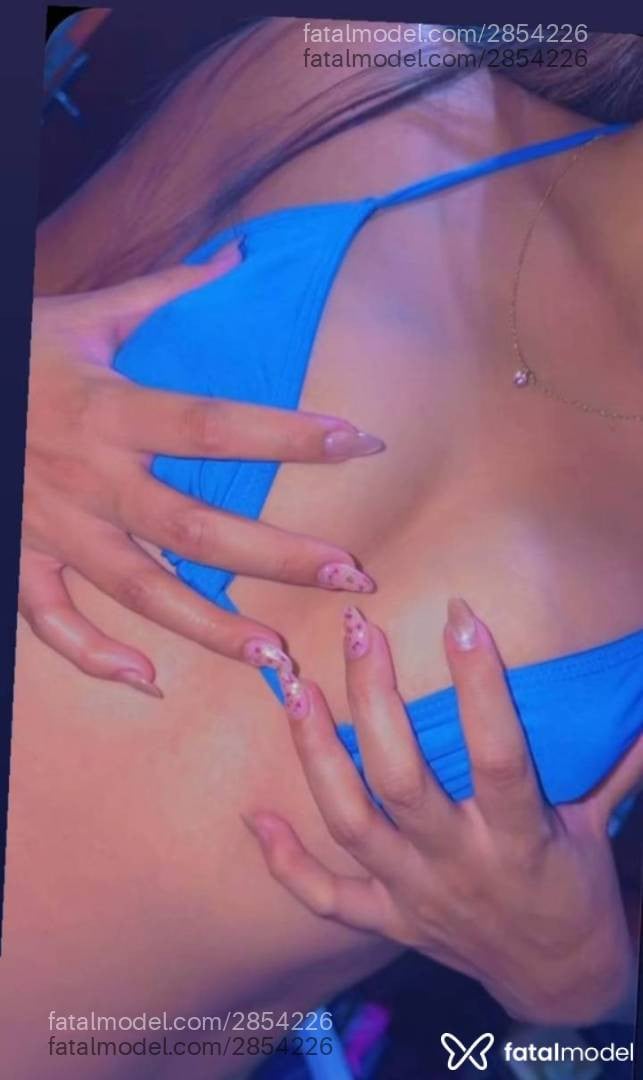 Acompanhante mulher loira (o) de olhos pretos - Patrícia Sousa