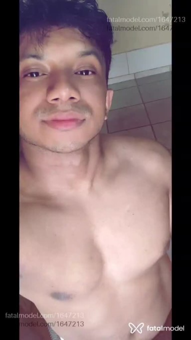Acompanhante homem morena (o) de olhos pretos em Goiânia Acompanhante homem morena (o) de olhos pretos em Goiânia - Negro