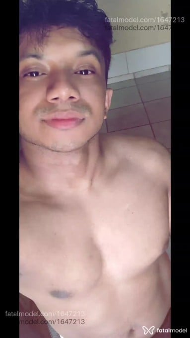 Acompanhante homem morena (o) de olhos pretos em Goiânia Acompanhante homem morena (o) de olhos pretos em Goiânia - Negro