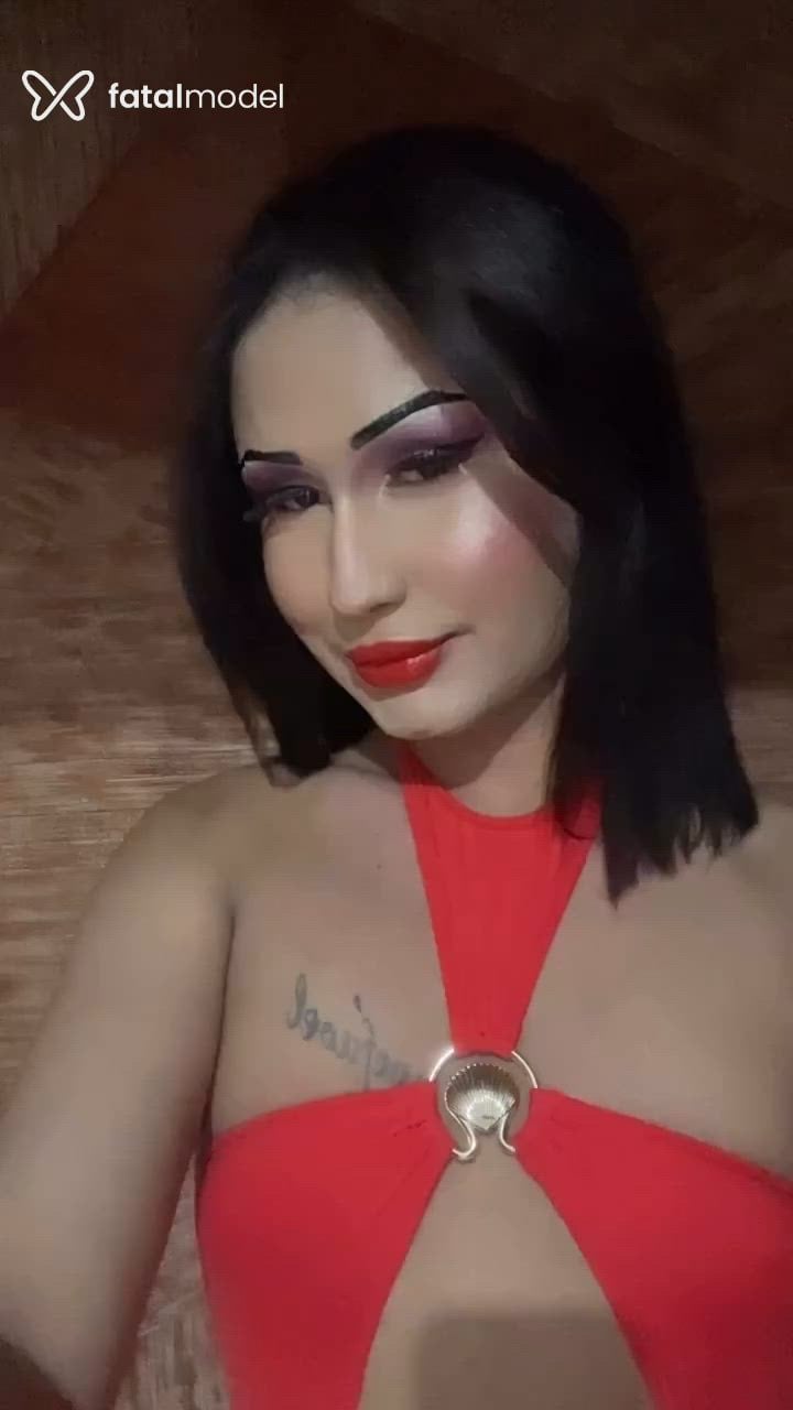 Acompanhante mulher trans morena (o) de olhos castanhos - Larissa Bellini