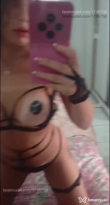 Acompanhante mulher com cabelo castanho de olhos castanhos em Porangatu Acompanhante mulher com cabelo castanho de olhos castanhos em Porangatu - Suzi Dias