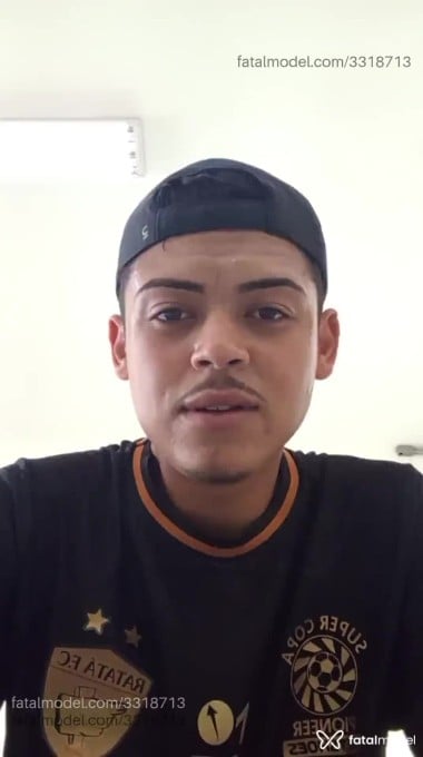 Acompanhante homem morena (o) de olhos pretos - Gozobem Acompanhante homem morena (o) de olhos pretos - Gozobem