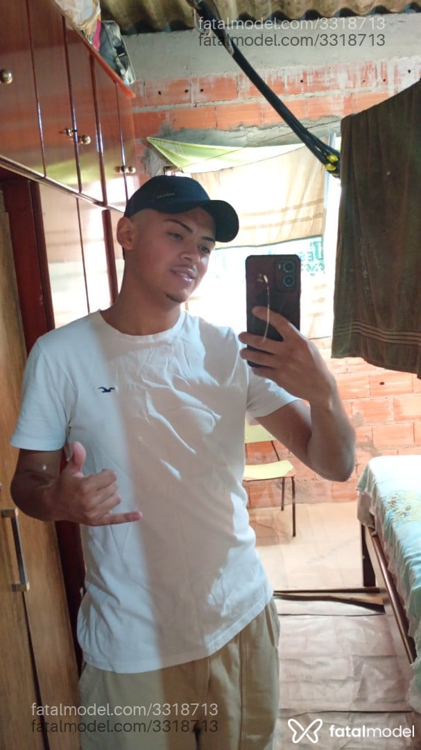 Acompanhante homem morena (o) de olhos pretos - Gozobem Acompanhante homem morena (o) de olhos pretos - Gozobem