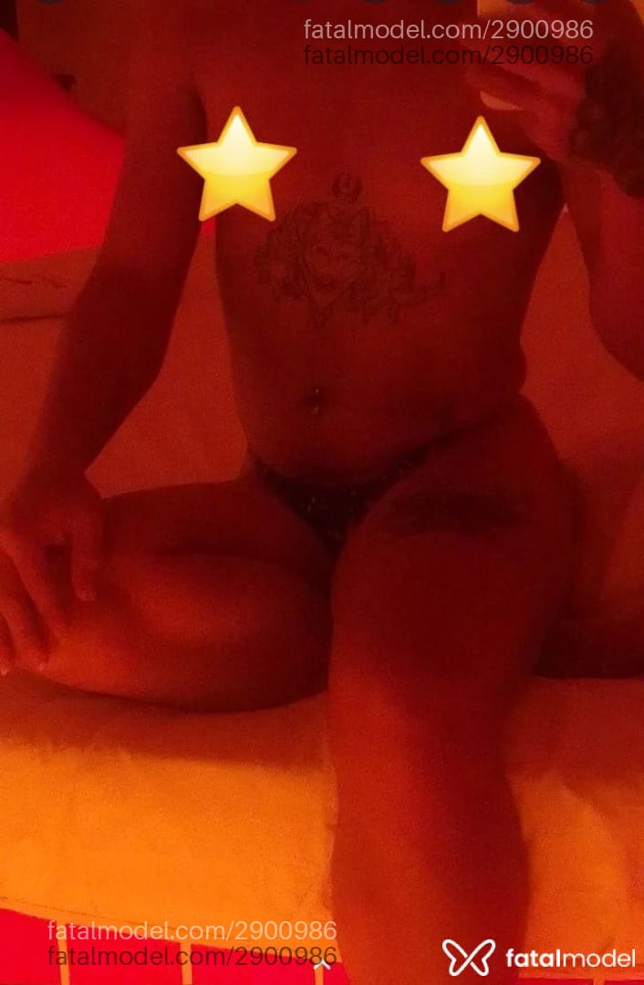 Acompanhante mulher trans morena (o) de olhos castanhos em São Domingos Acompanhante mulher trans morena (o) de olhos castanhos em São Domingos - Rafaela Santos