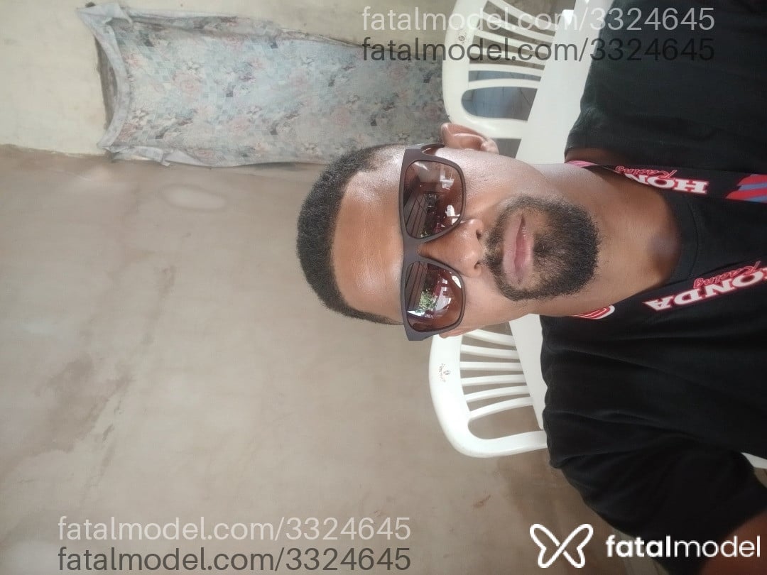 Acompanhante homem morena (o) de olhos pretos em Serrolândia - Caio Trindade