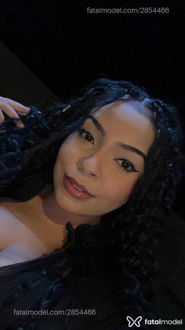 Acompanhante mulher com cabelo castanho de olhos castanhos em Araxá - Sthella
