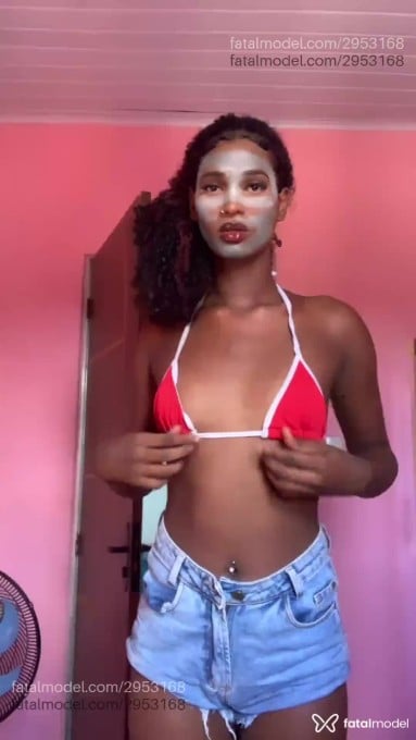 Acompanhante mulher trans morena (o) de olhos castanhos em Salvador - Eduarda