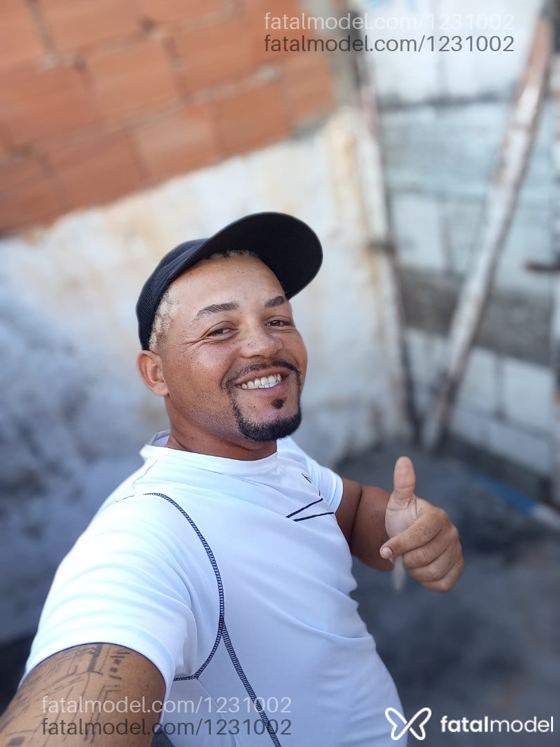 Acompanhante homem com cabelo castanho de olhos castanhos em Cabo Frio - Dom