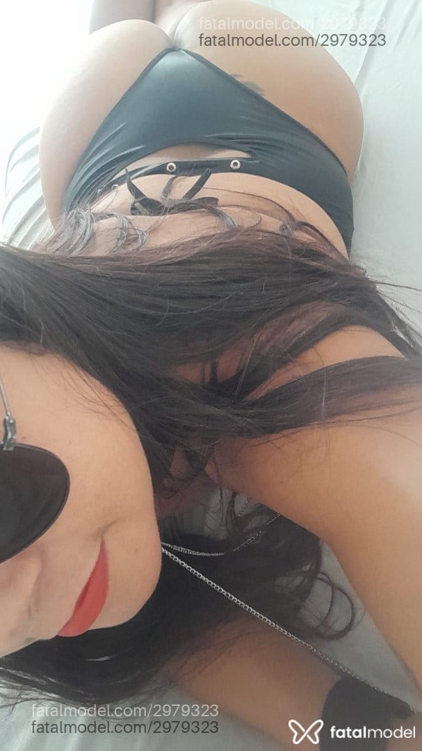 Acompanhante mulher com cabelo castanho de olhos pretos em Virtual Acompanhante mulher com cabelo castanho de olhos pretos em Virtual - Anitta