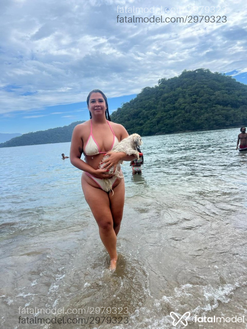 Acompanhante mulher com cabelo castanho de olhos pretos em Virtual Acompanhante mulher com cabelo castanho de olhos pretos em Virtual - Anitta