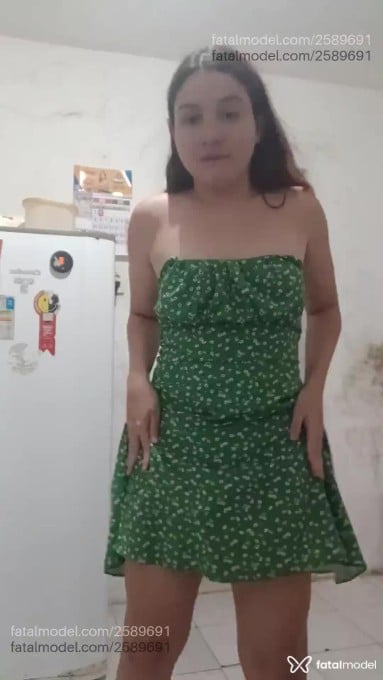 Acompanhante mulher trans com cabelo castanho de olhos castanhos em Virtual - Yasmim Lins