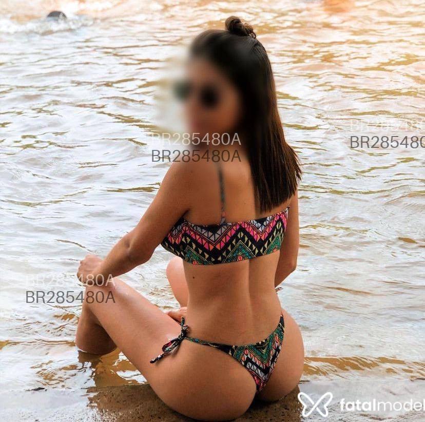 Acompanhante mulher com cabelo castanho de olhos castanhos em Colatina Acompanhante mulher com cabelo castanho de olhos castanhos em Colatina - Emiily