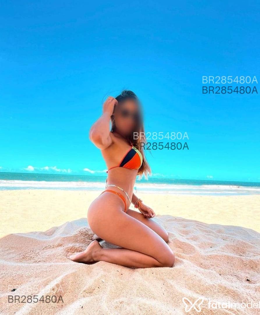 Acompanhante mulher com cabelo castanho de olhos castanhos em Colatina Acompanhante mulher com cabelo castanho de olhos castanhos em Colatina - Emiily