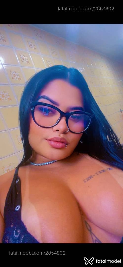 Acompanhante mulher morena (o) de olhos castanhos - Sara Stefani