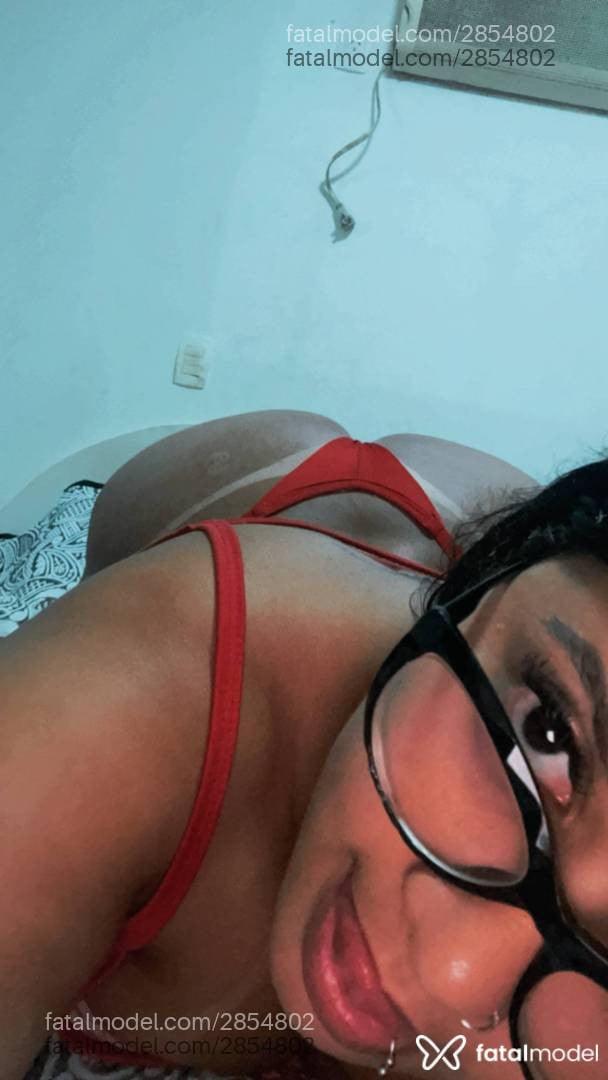 Acompanhante mulher morena (o) de olhos castanhos - Sara Stefani