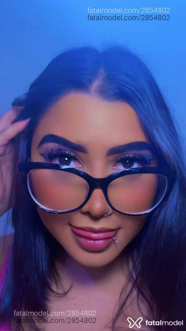 Acompanhante mulher morena (o) de olhos castanhos - Sara Stefani
