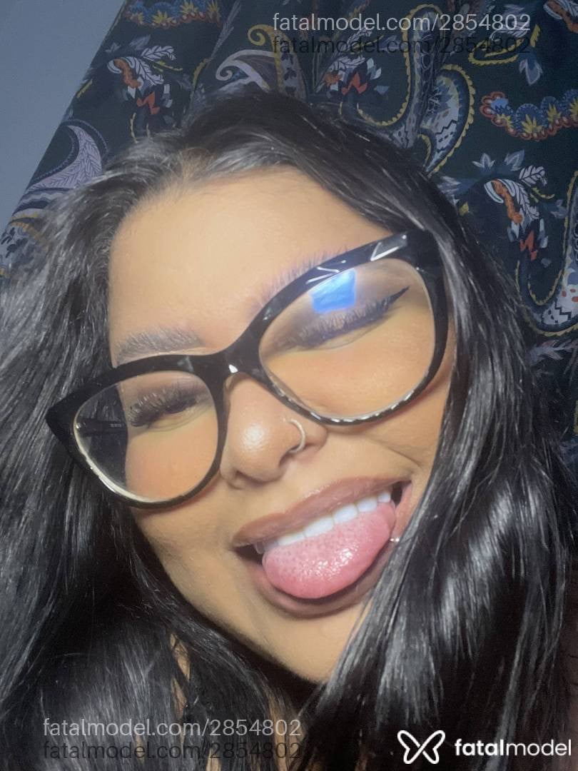 Acompanhante mulher morena (o) de olhos castanhos - Sara Stefani