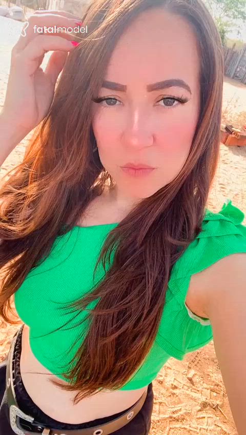 Acompanhante mulher ruiva (o) de olhos pretos - Geovanna Morales