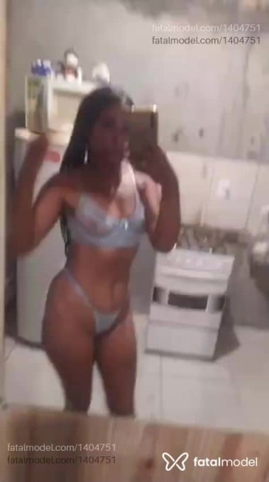 Acompanhante mulher morena (o) de olhos pretos em Imbituba Acompanhante mulher morena (o) de olhos pretos em Imbituba - Pathizinha Alves