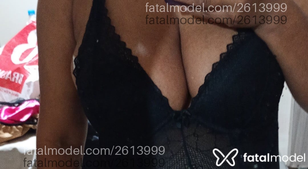 Acompanhante mulher com cabelo castanho de olhos castanhos em Pelotas - Morena