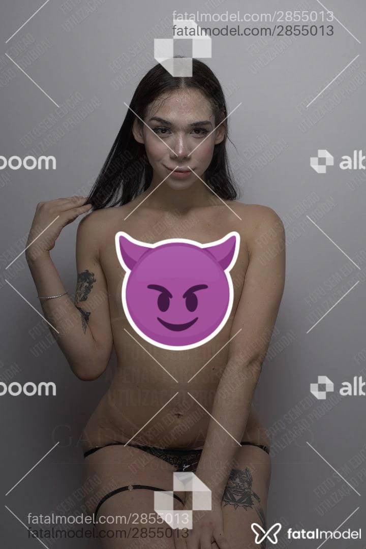 Acompanhante mulher trans morena (o) de olhos castanhos - Mariana Campos