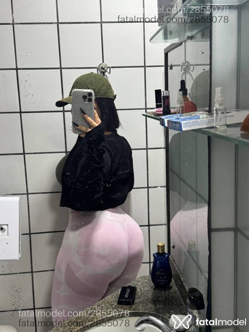 Acompanhante mulher com cabelo castanho de olhos mel - Luisa