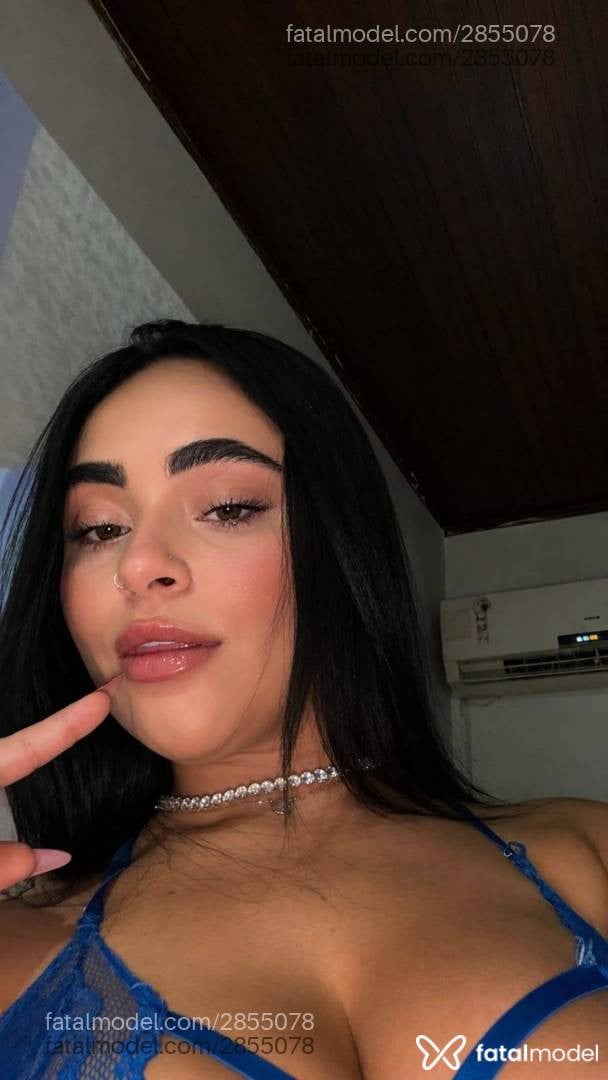 Acompanhante mulher com cabelo castanho de olhos mel - Luisa