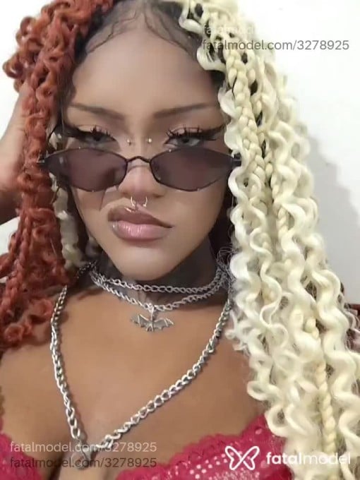 Acompanhante mulher ruiva (o) de olhos pretos em São Paulo - Ebony