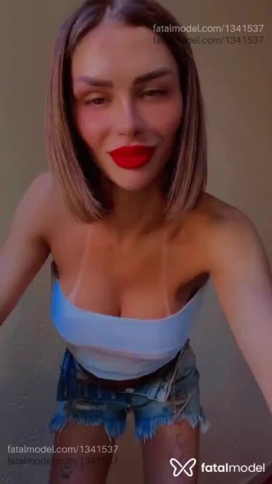 Acompanhante mulher trans com cabelo castanho de olhos castanhos em Porto Alegre - Antonella
