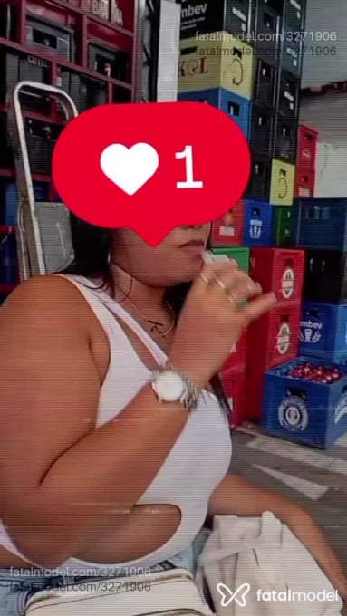 Acompanhante mulher com cabelo castanho de olhos pretos - Manu Acompanhante mulher com cabelo castanho de olhos pretos - Manu