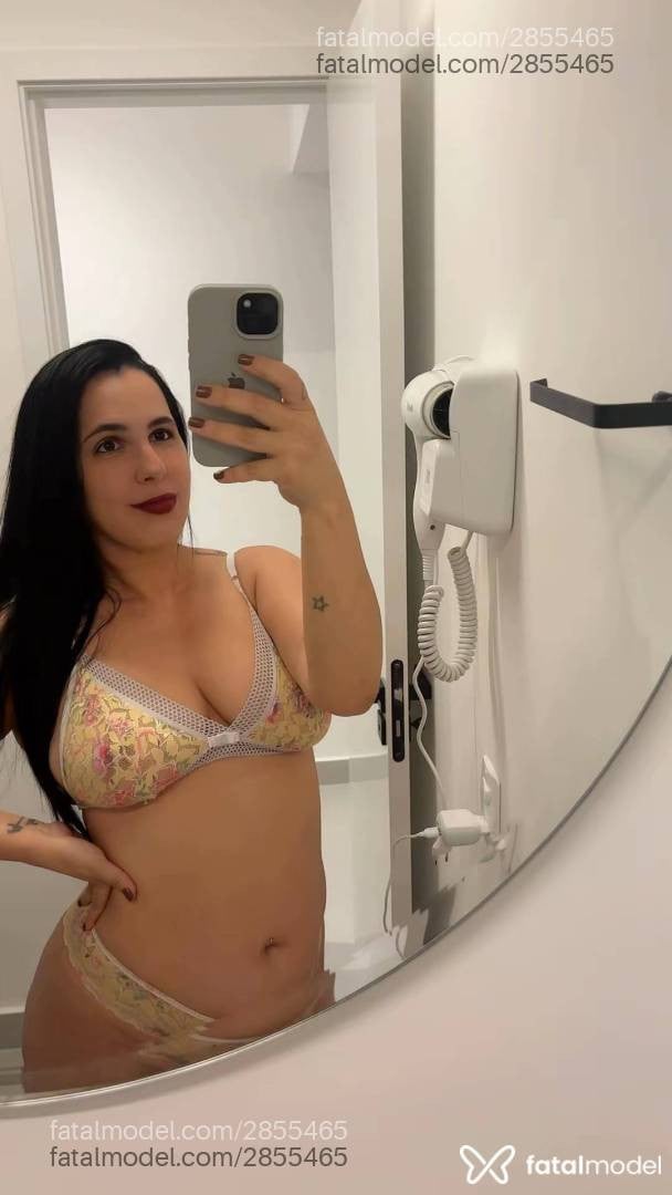 Acompanhante mulher morena (o) de olhos pretos - Jade Duarte