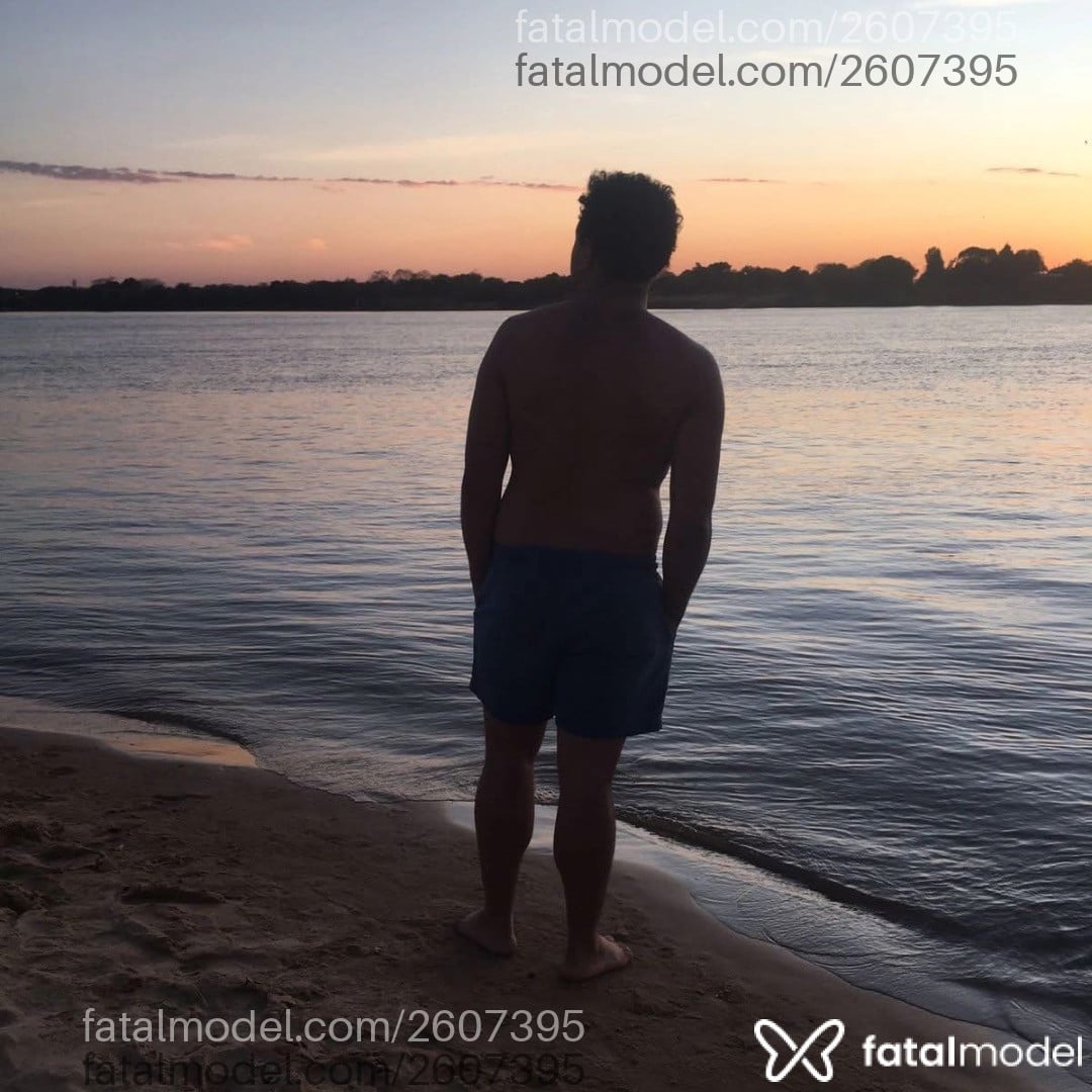 Acompanhante homem com cabelo castanho de olhos castanhos em Frutal Acompanhante homem com cabelo castanho de olhos castanhos em Frutal - úrsula