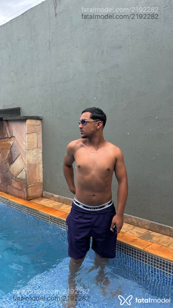 Acompanhante homem morena (o) de olhos castanhos em Ribeirão Preto - Carllos