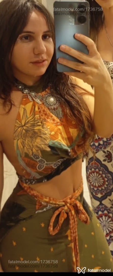 Acompanhante mulher com cabelo castanho de olhos castanhos em Porangatu Acompanhante mulher com cabelo castanho de olhos castanhos em Porangatu - Suzi Dias