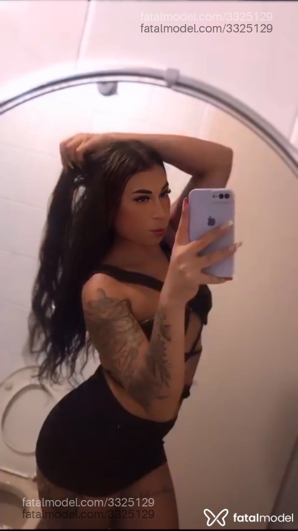Acompanhante mulher trans com cabelo castanho de olhos castanhos em Londrina - Tiffany Lima