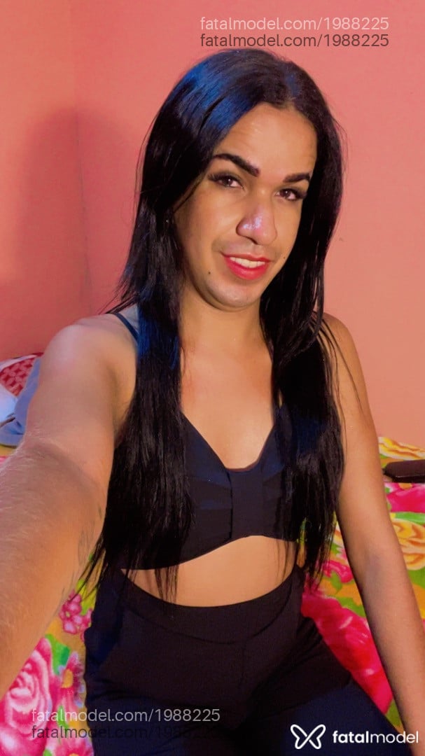 Acompanhante mulher trans com cabelo castanho de olhos castanhos em Paraíso do Tocantins - Vicktoria Almeida