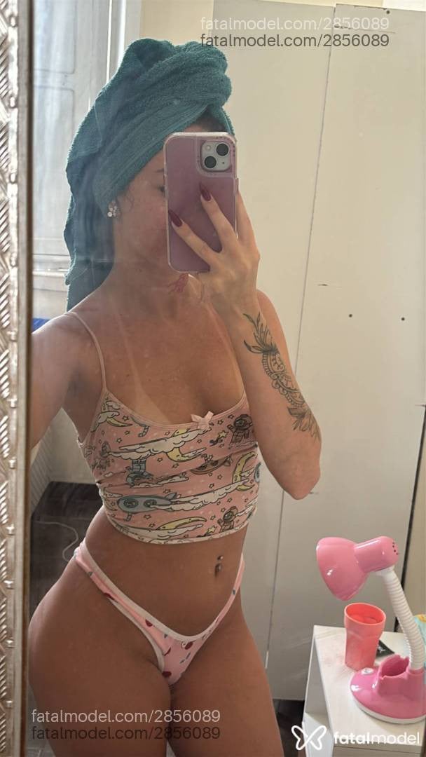 Acompanhante mulher com cabelo castanho de olhos castanhos em Niterói - Jade