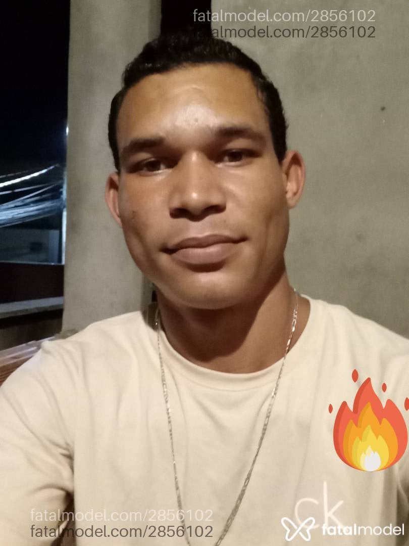 Acompanhante homem com cabelo castanho de olhos castanhos - Bruno Acompanhante homem com cabelo castanho de olhos castanhos - Bruno