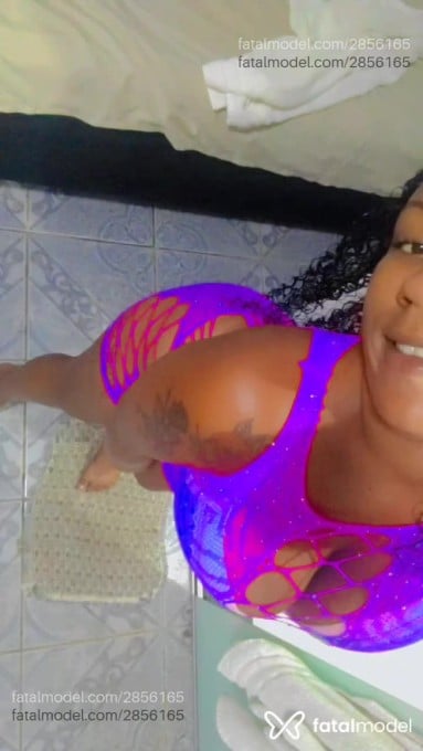 Acompanhante mulher morena (o) de olhos castanhos em Barcarena Acompanhante mulher morena (o) de olhos castanhos em Barcarena - Suzy