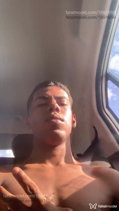 Acompanhante homem com cabelo castanho de olhos castanhos em Rio das Ostras - Pablo