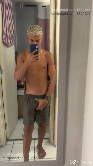 Acompanhante homem com cabelo castanho de olhos castanhos em Rio das Ostras - Pablo