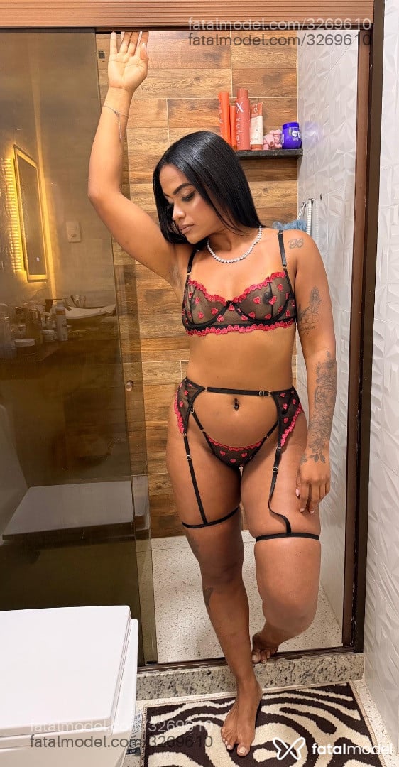 Acompanhante mulher morena (o) de olhos castanhos - Giovanna